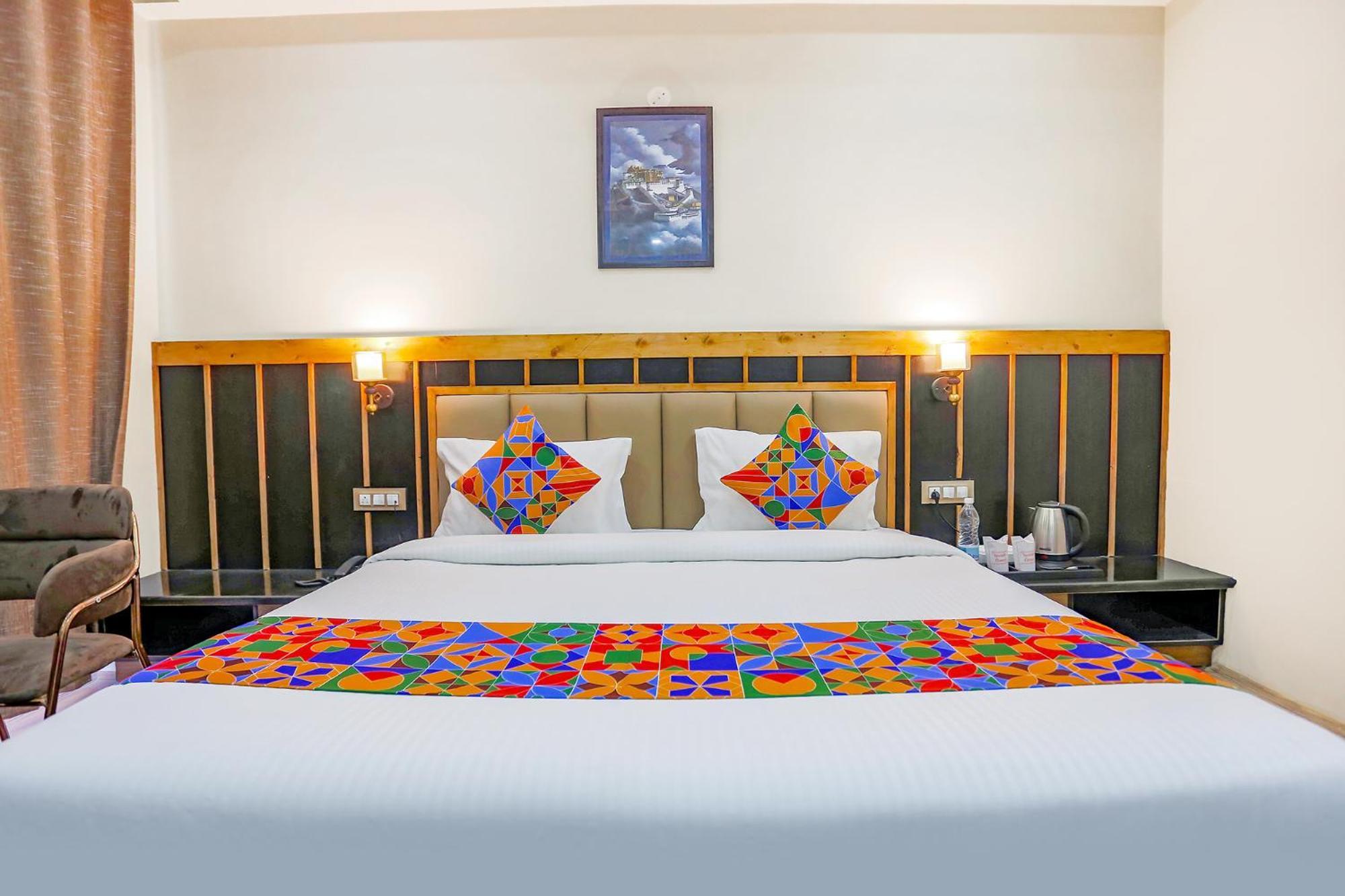 Fabhotel Outhills Manāli Exteriör bild