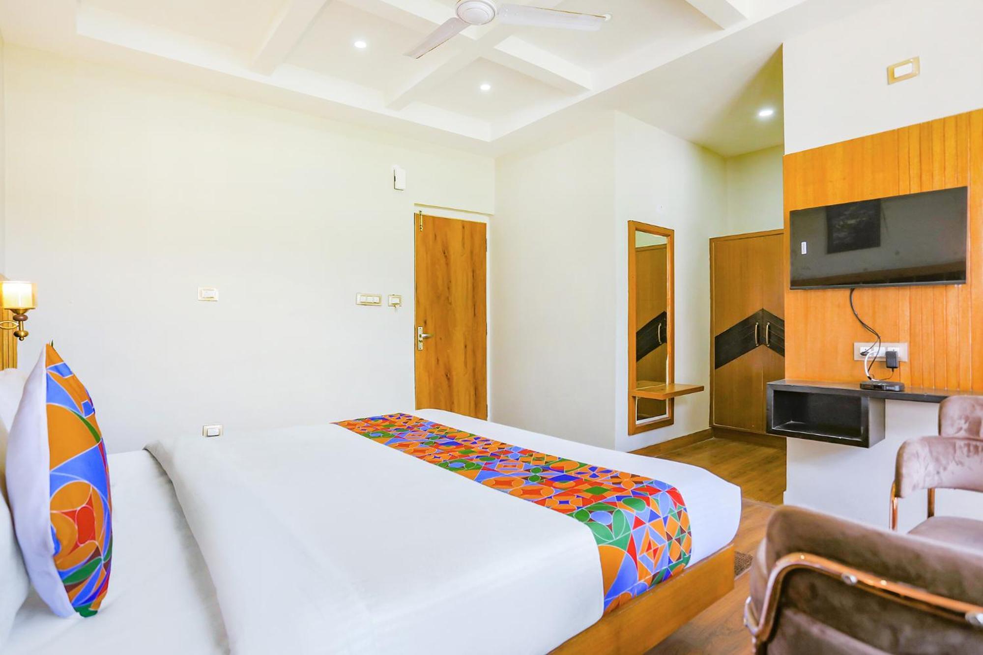 Fabhotel Outhills Manāli Exteriör bild