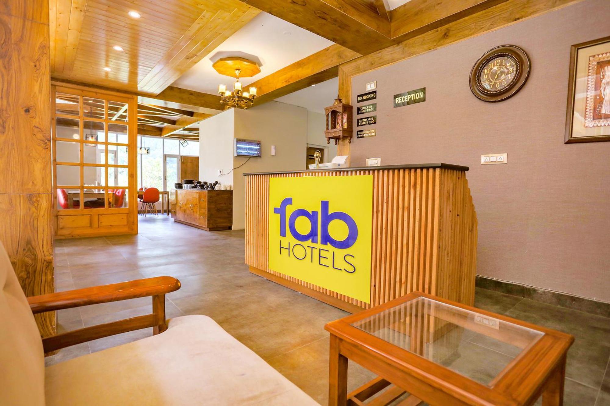 Fabhotel Outhills Manāli Exteriör bild