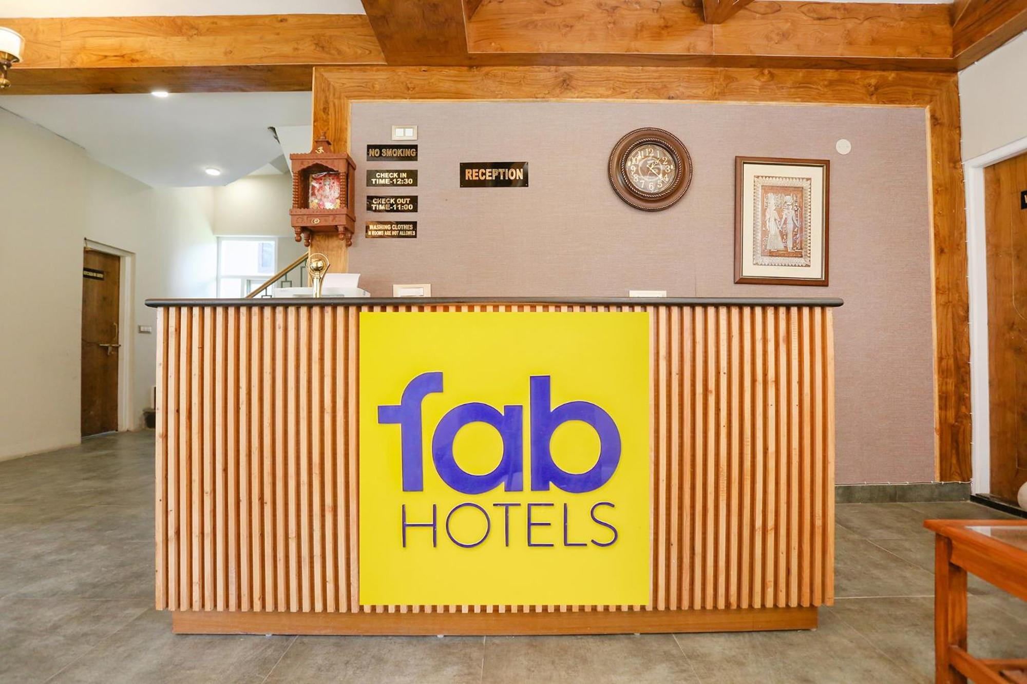 Fabhotel Outhills Manāli Exteriör bild